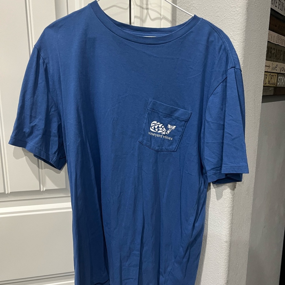 Vineyard Vines t-shirt